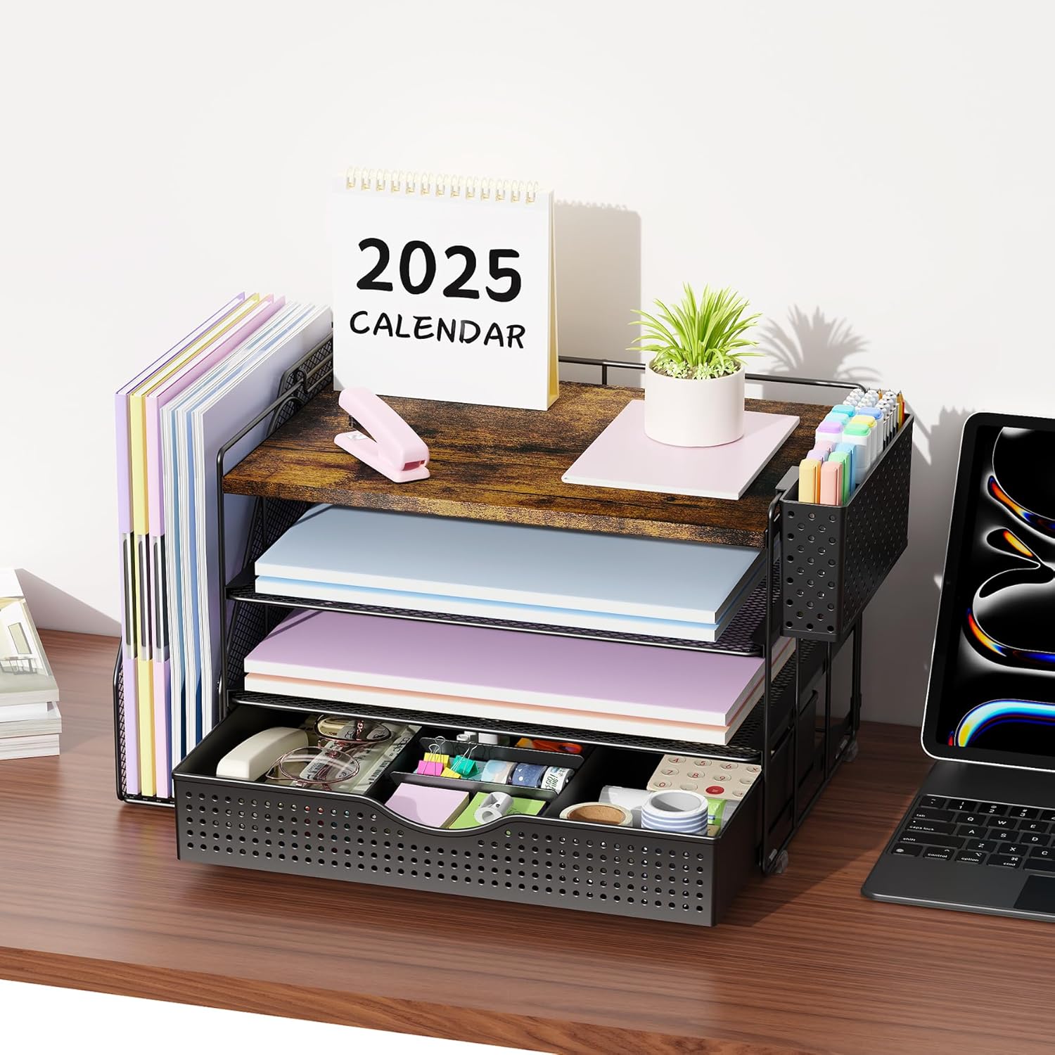 Work Smarter Starts With a Clean Desk 🌿